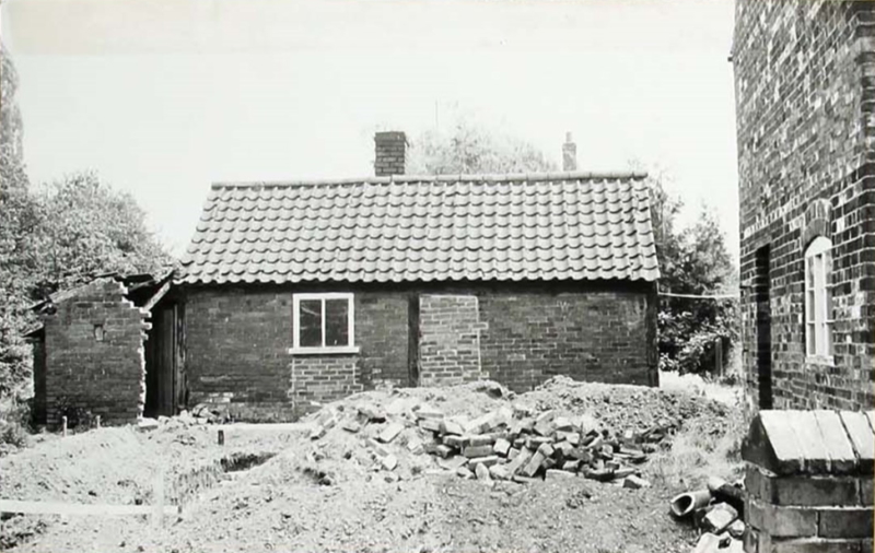 1971 House &amp; cottage