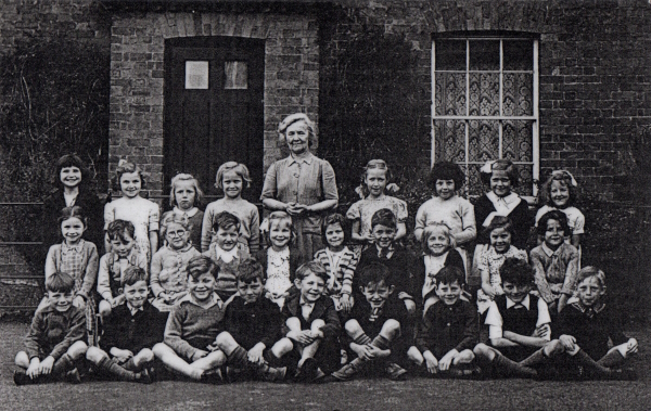 1948-9 SCHOOL Miss Parkers class